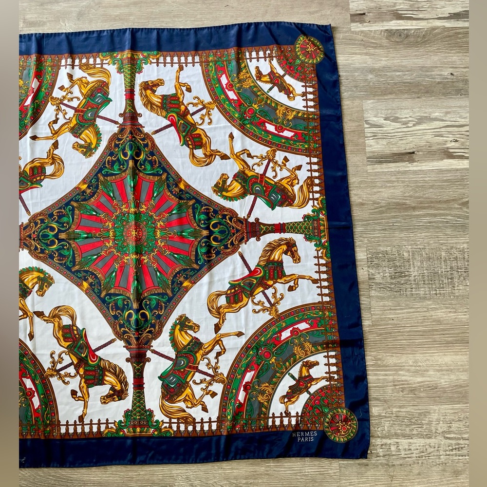 Hermes Paris 100% Silk Scarf with Carousel Horse Pattern - Picture 4 of 12